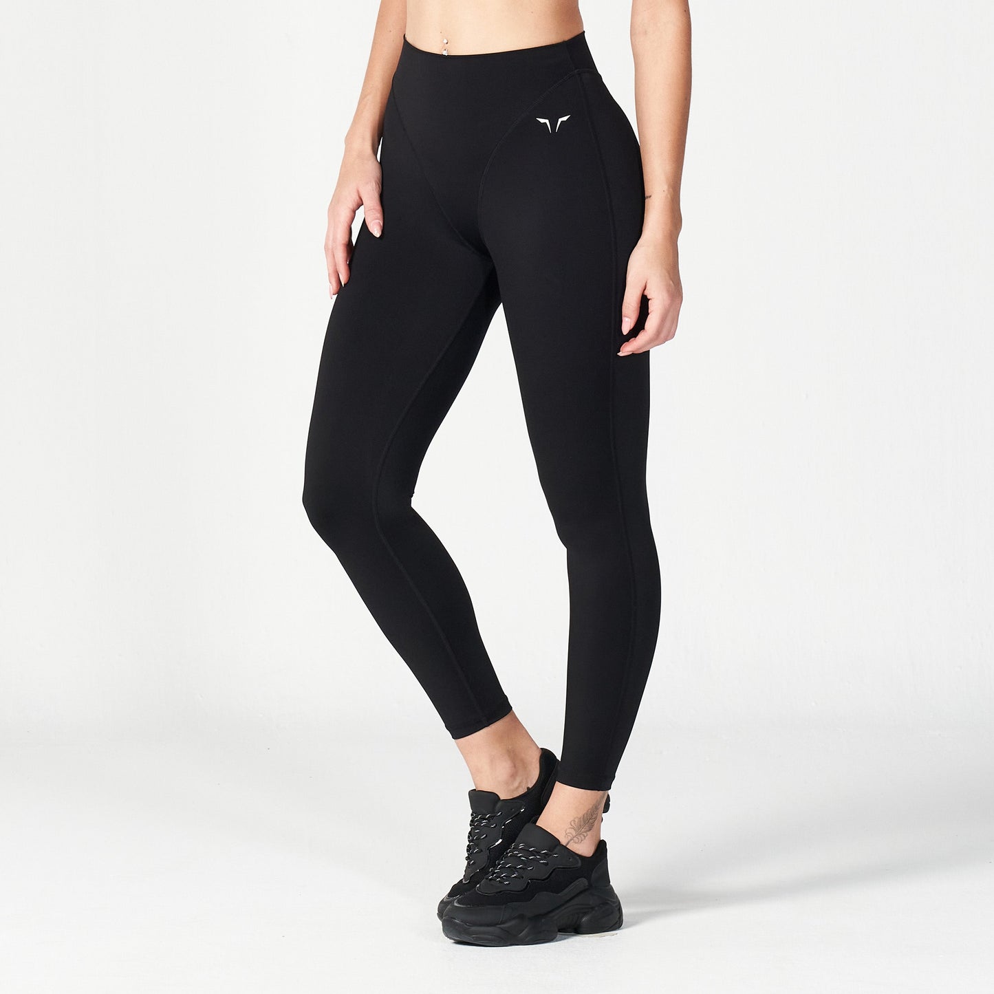 squatwolf-workout-clothes-core-v-cropped-leggings-black-gym-leggings-for-women